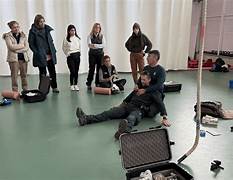 Simulacro primeros auxilios seguridad - Formación HEAT Colombia